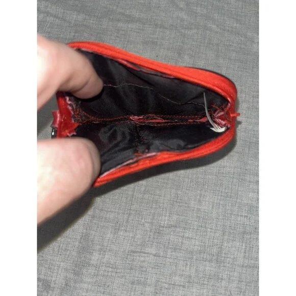 Small Red Leather Heart-Shaped Card Case with Zipper Closure Keychain Coin Purse - Picture 4 of 5